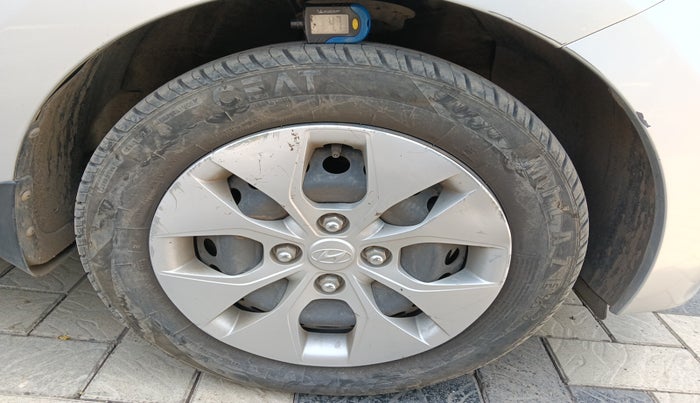 2015 Hyundai Xcent S 1.2, Petrol, Manual, 47,163 km, tyre