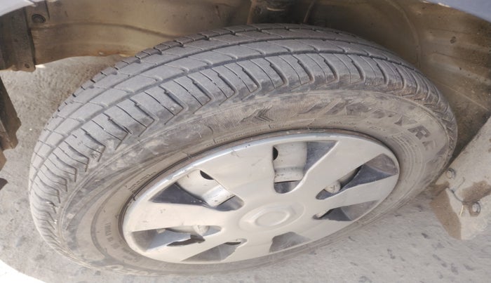 2013 Maruti Wagon R 1.0 LXI, Petrol, Manual, 80,468 km, tyre