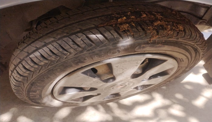 2013 Maruti Wagon R 1.0 LXI, Petrol, Manual, 80,468 km, tyre