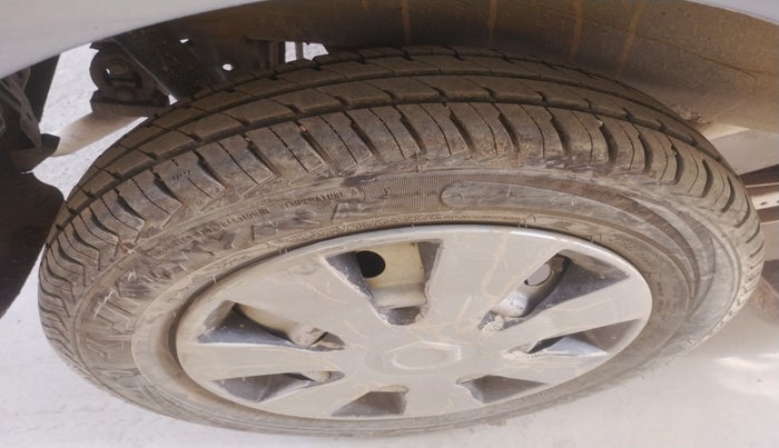 2013 Maruti Wagon R 1.0 LXI, Petrol, Manual, 80,468 km, tyre