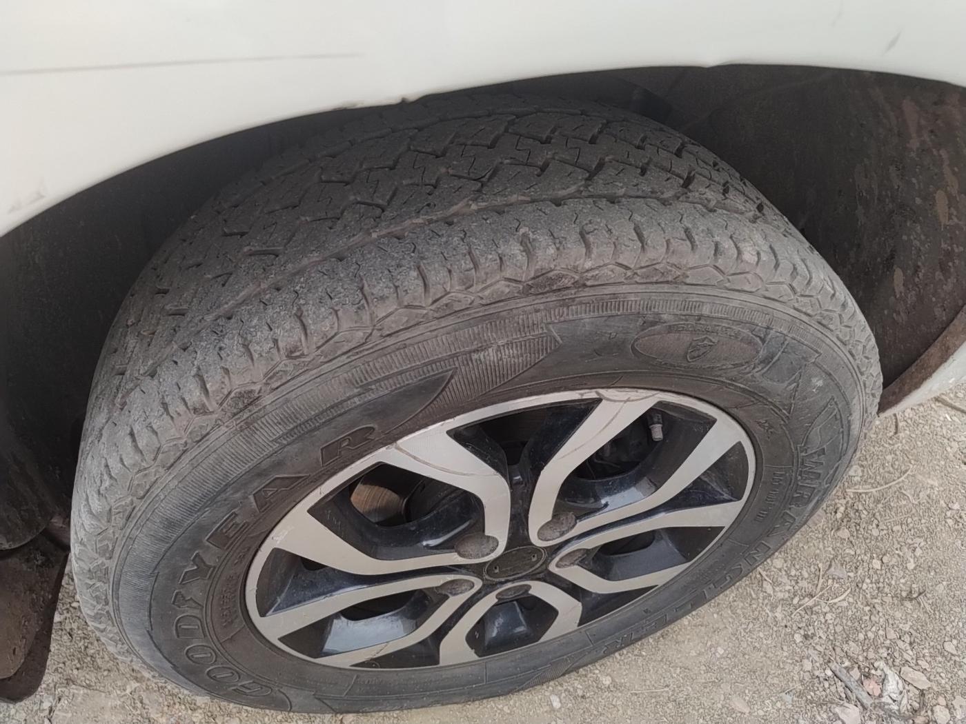 2016 Nissan Terrano XL D PLUS, Diesel, Manual, 82,446 km, tyre
