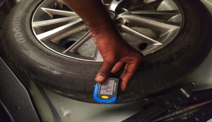 2016 Toyota Corolla Altis VL CVT PETROL, Petrol, Automatic, 93,362 km, tyre