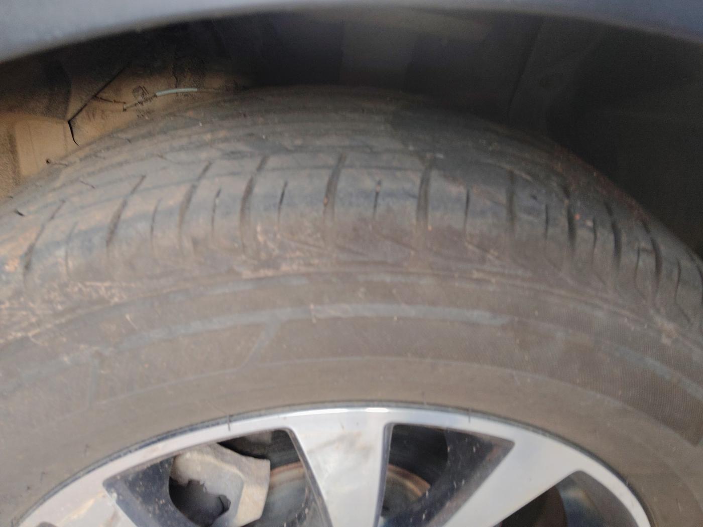2018 Maruti S Cross ZETA 1.3, Diesel, Manual, 1,39,664 km, tyre