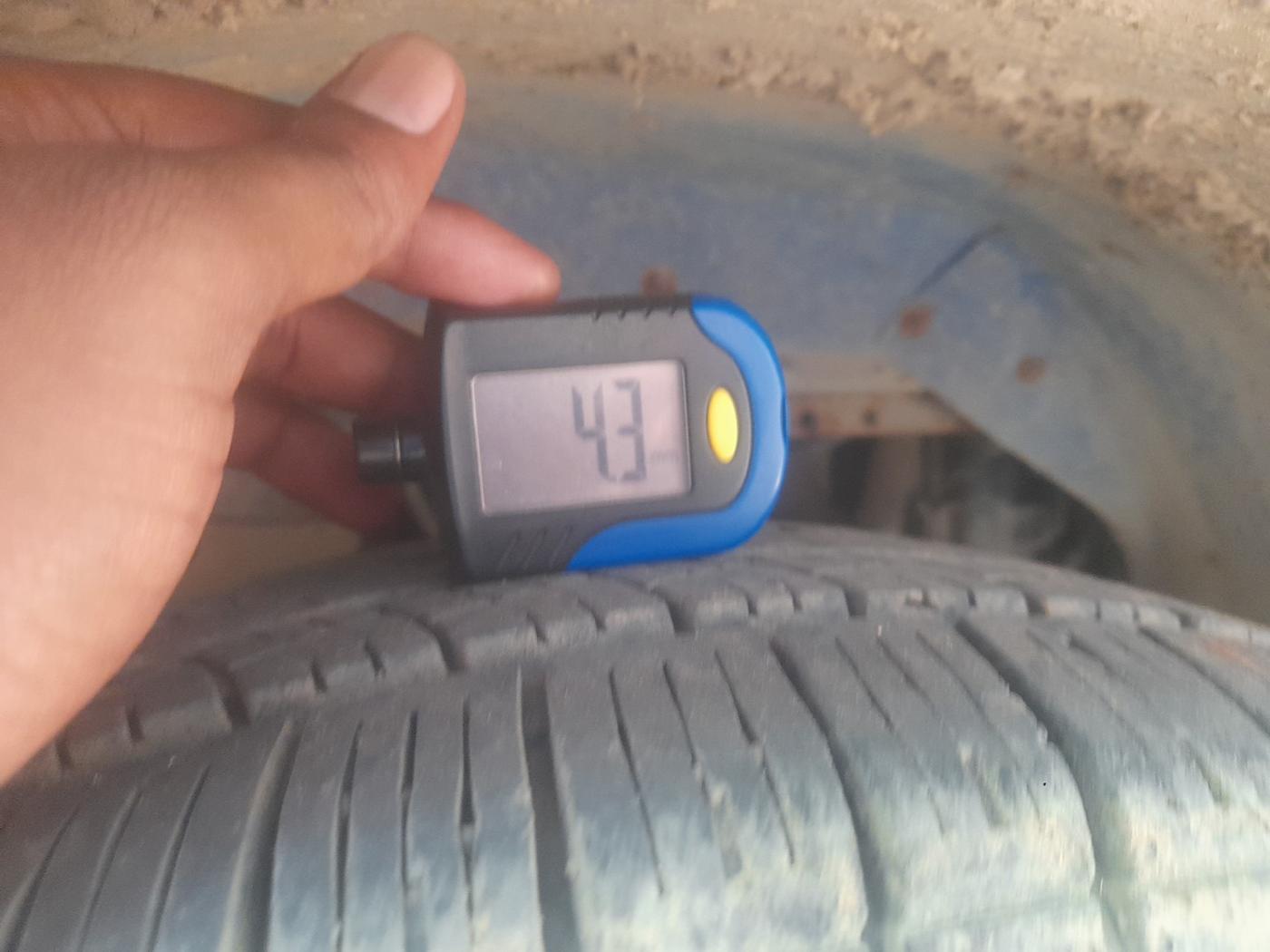 2011 Mahindra Scorpio LX, Diesel, Manual, 1,50,226 km, tyre