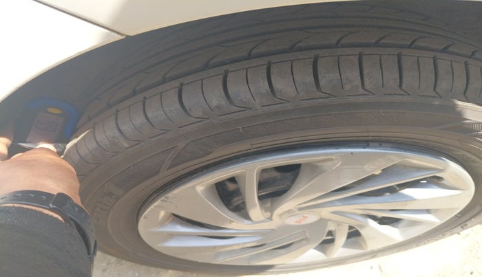 2013 Maruti Ertiga VDI, Diesel, Manual, 1,26,950 km, tyre