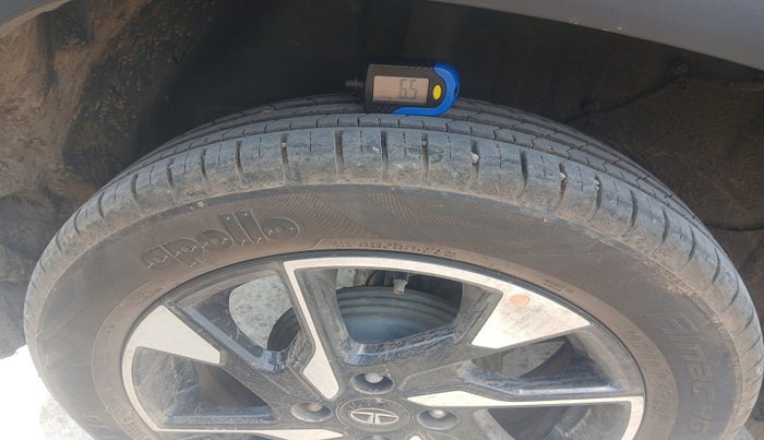 2023 Tata PUNCH Creative Dual Tone AMT Sunroof , Petrol, Automatic, 12,885 km, tyre