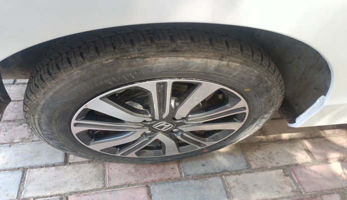 2023 Honda City 1.5L I-VTEC V, Petrol, Manual, 18,329 km, tyre