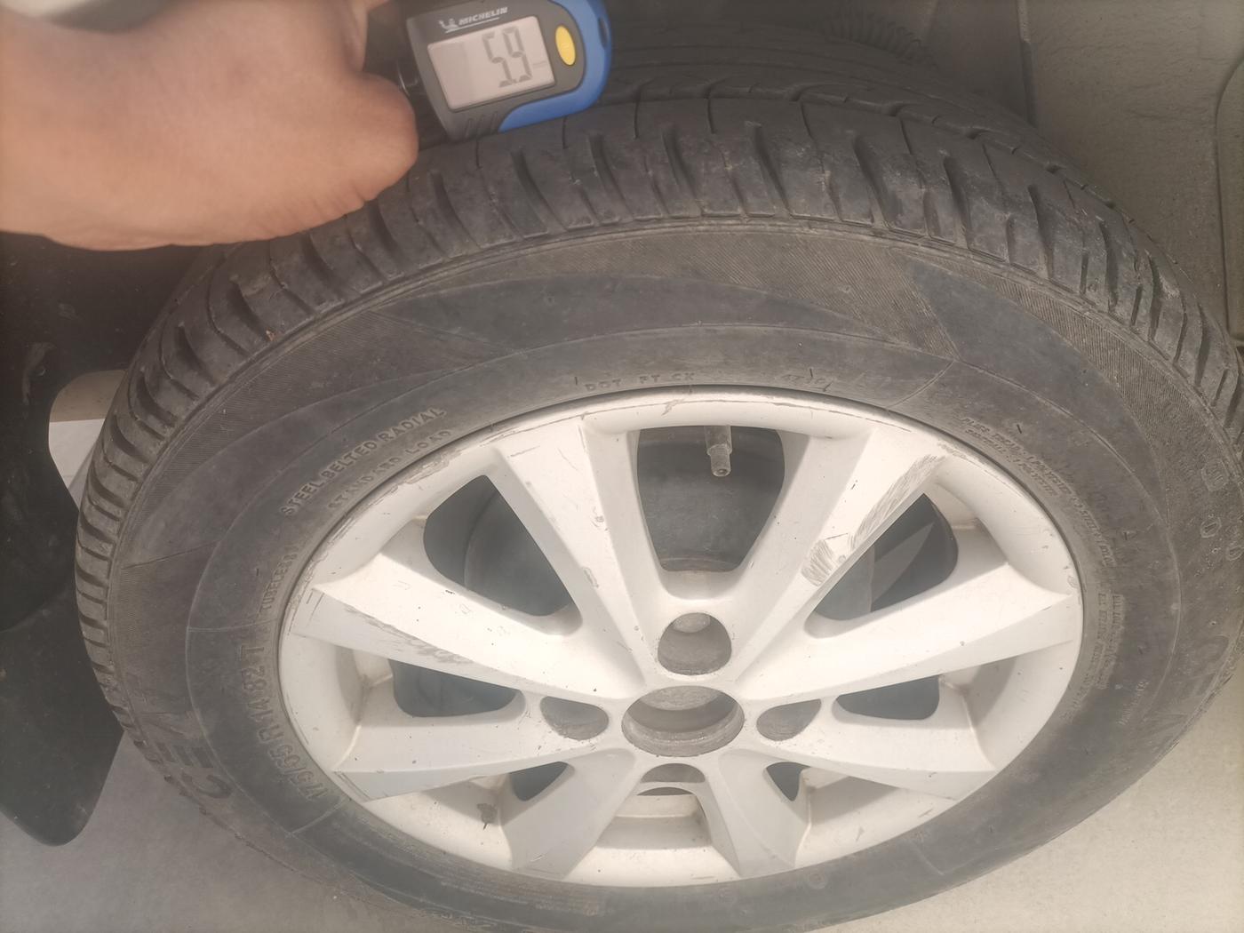 2012 Tata Indigo ECS VX CR4, Diesel, Manual, 1,60,404 km, tyre