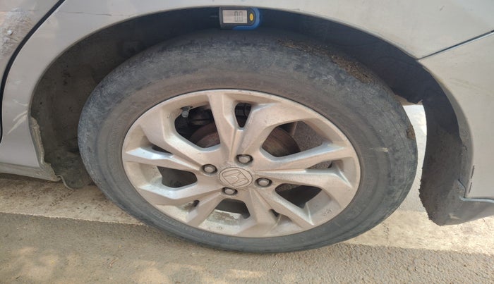 2018 Honda Amaze 1.2L I-VTEC VX, Petrol, Manual, 1,37,638 km, tyre