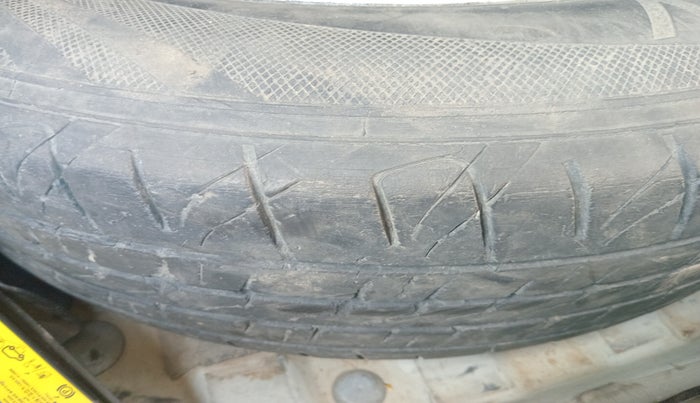 2014 Landrover Freelander 2 TD4 SE, Diesel, Automatic, 1,29,822 km, tyre