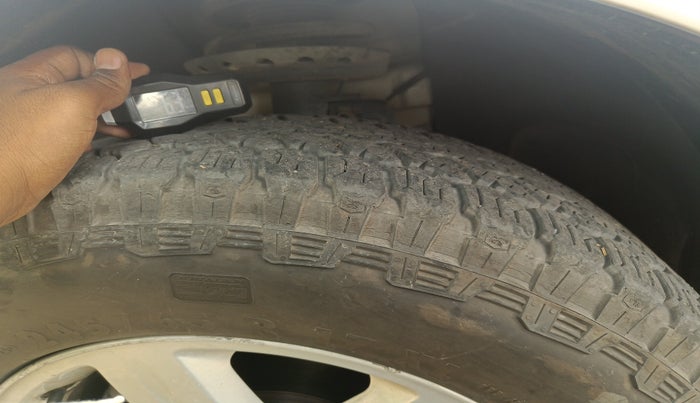 2014 Landrover Freelander 2 TD4 SE, Diesel, Automatic, 1,29,822 km, tyre