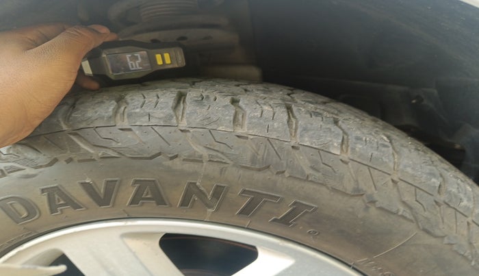 2014 Landrover Freelander 2 TD4 SE, Diesel, Automatic, 1,29,822 km, tyre