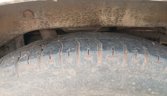 2005 Maruti Alto LX, Petrol, Manual, 82,046 km, tyre