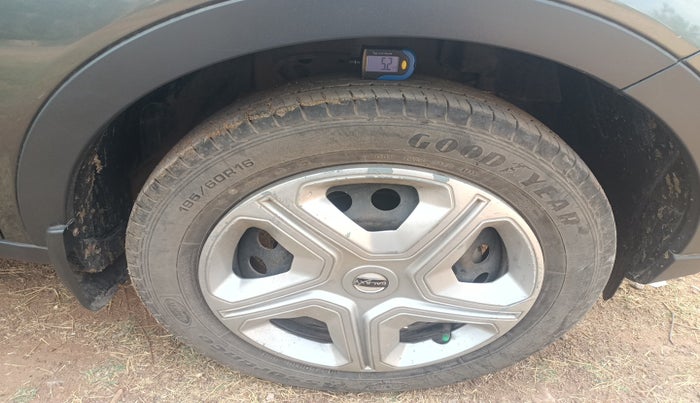 2021 Tata NEXON XZ PETROL, Petrol, Manual, 86,609 km, tyre