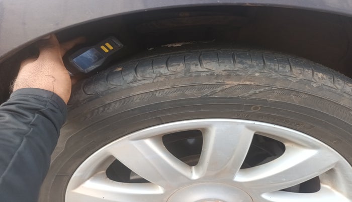 2011 Nissan Teana 250XV, Petrol, Automatic, 66,382 km, tyre