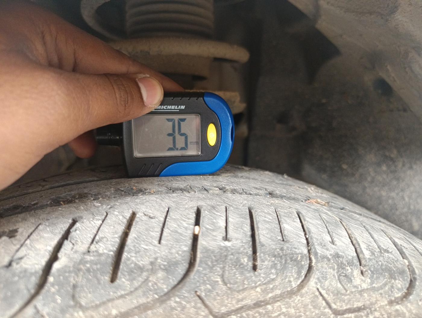2023 Tata ALTROZ XZA, Petrol, Automatic, 20,620 km, tyre