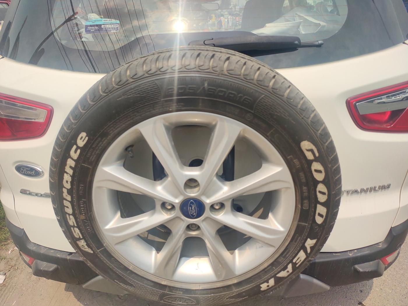 2018 Ford Ecosport TITANIUM 1.5L DIESEL, Diesel, Manual, 1,27,058 km, tyre