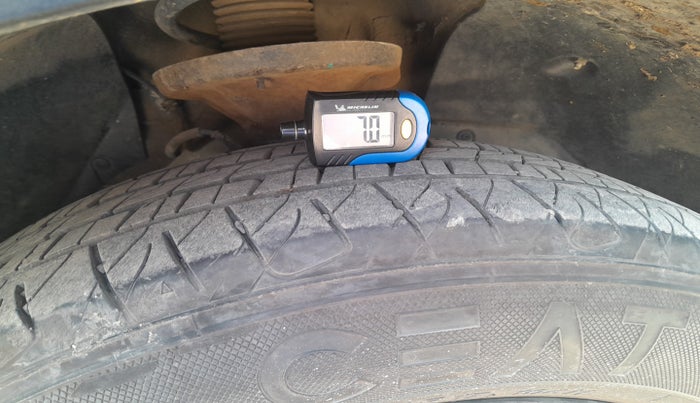 2015 Mahindra XUV500 W8, Diesel, Manual, 1,29,695 km, tyre