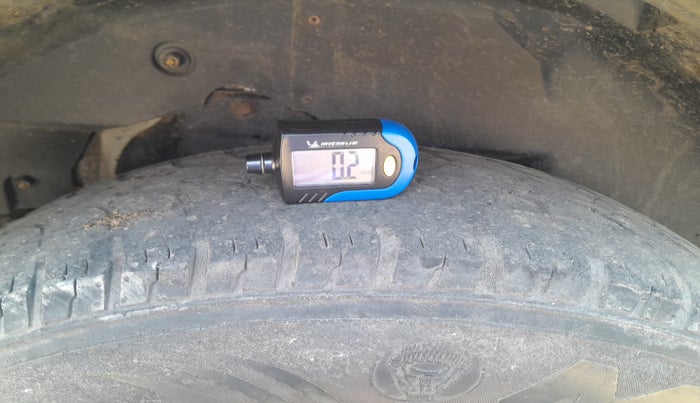 2015 Mahindra XUV500 W8, Diesel, Manual, 1,29,695 km, tyre