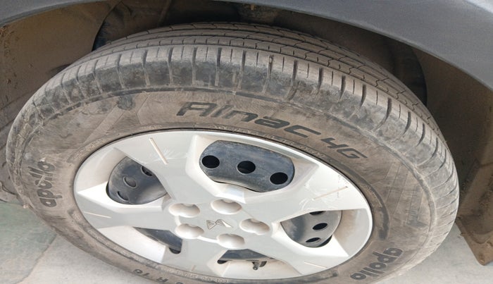 2022 Mahindra XUV300 W6 1.2 PETROL, Petrol, Manual, 8,097 km, tyre