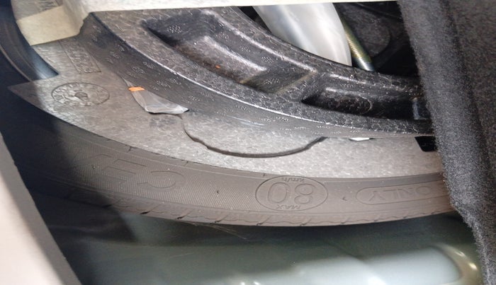 2022 Mahindra XUV300 W6 1.2 PETROL, Petrol, Manual, 8,097 km, tyre