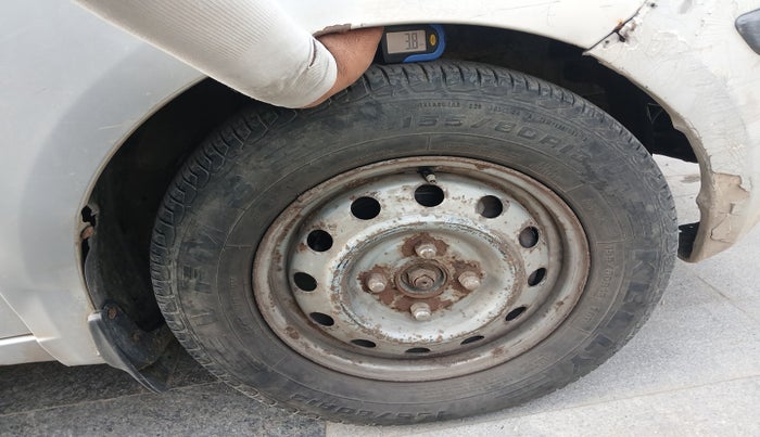 2010 Hyundai i10 ERA 1.1, Petrol, Manual, 1,36,187 km, tyre