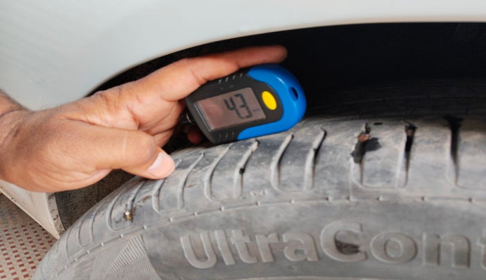 2013 Audi A6 2.0 TDI PREMIUM, Diesel, Automatic, 1,08,489 km, tyre