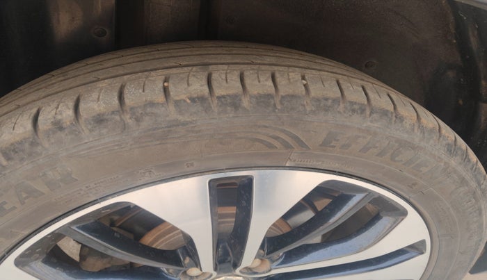 2022 MG HECTOR PLUS SELECT 2.0 DIESEL TURBO MT 7-STR, Diesel, Manual, 44,707 km, tyre