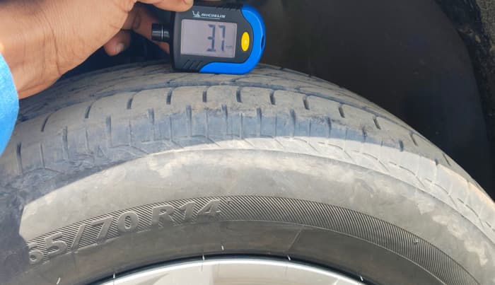 2017 Maruti Dzire VDI, Diesel, Manual, 58,104 km, tyre