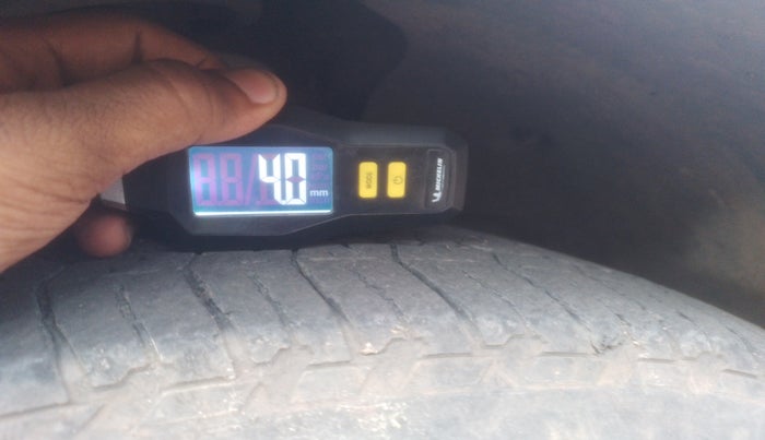 2018 Mahindra XUV500 W7, Diesel, Manual, 1,50,026 km, tyre