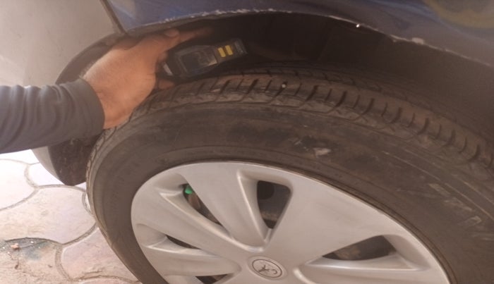2018 Maruti Ertiga VXI, Petrol, Manual, 43,219 km, tyre