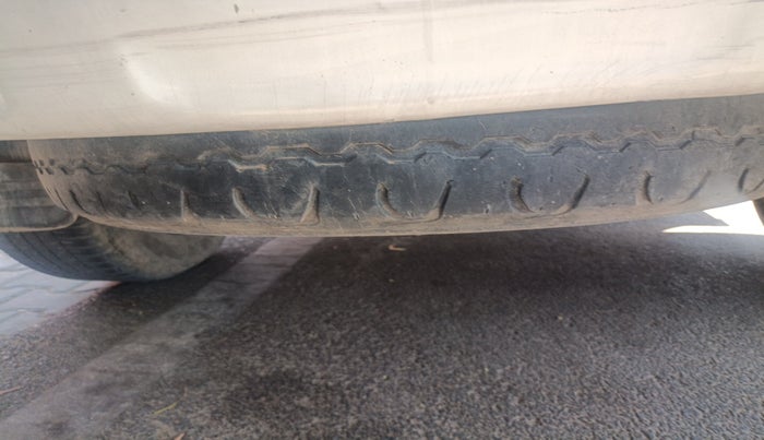 2011 Toyota Fortuner 3.0 4X2 MT, Diesel, Manual, 1,57,093 km, tyre