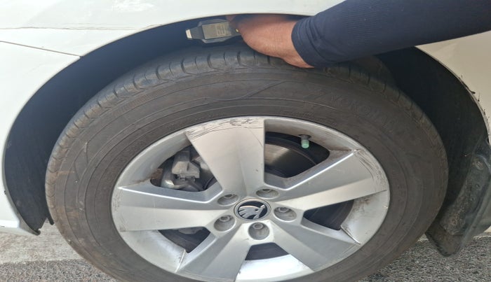 2017 Skoda Rapid AMBITION 1.5 TDI AT, Diesel, Automatic, 1,10,347 km, tyre