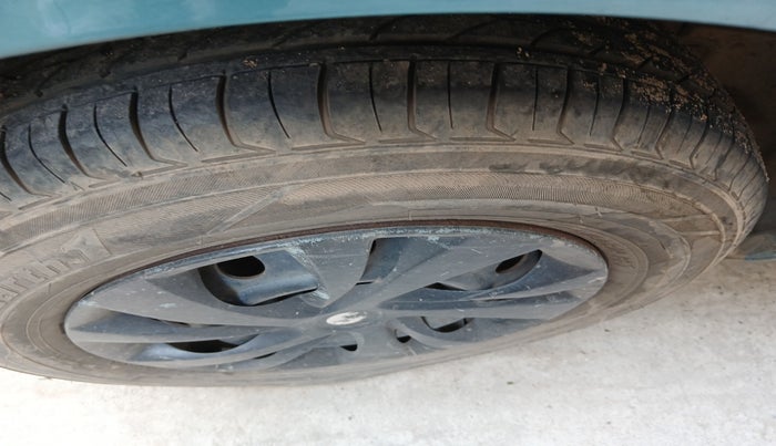 2010 Maruti Ritz VXI, Petrol, Manual, 86,518 km, tyre