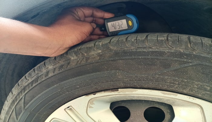 2020 Tata NEXON XM PETROL, Petrol, Manual, 1,40,443 km, tyre