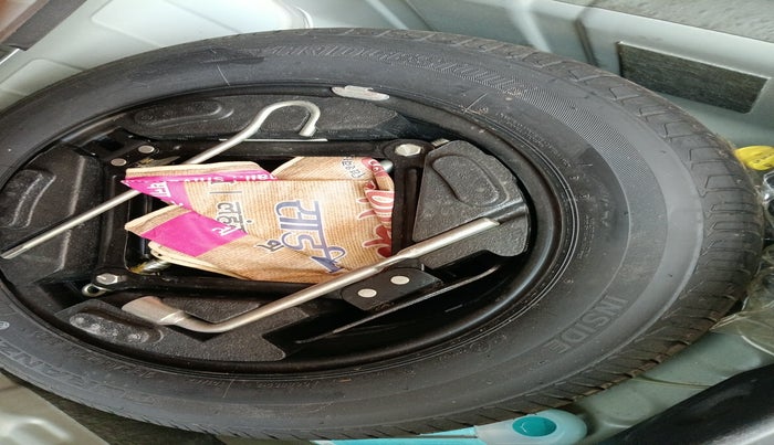 2020 Tata NEXON XM PETROL, Petrol, Manual, 1,40,443 km, tyre