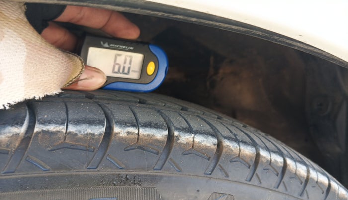 2016 Maruti Ertiga ZDI SHVS, Diesel, Manual, 1,16,861 km, tyre