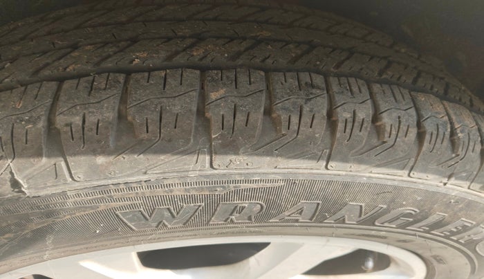 2013 Audi Q5 2.0 TDI QUATTRO, Diesel, Automatic, 1,00,512 km, tyre