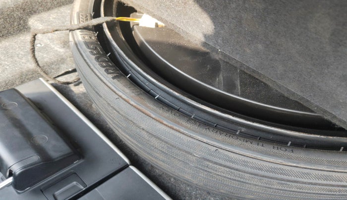 2013 Audi Q5 2.0 TDI QUATTRO, Diesel, Automatic, 1,00,512 km, tyre