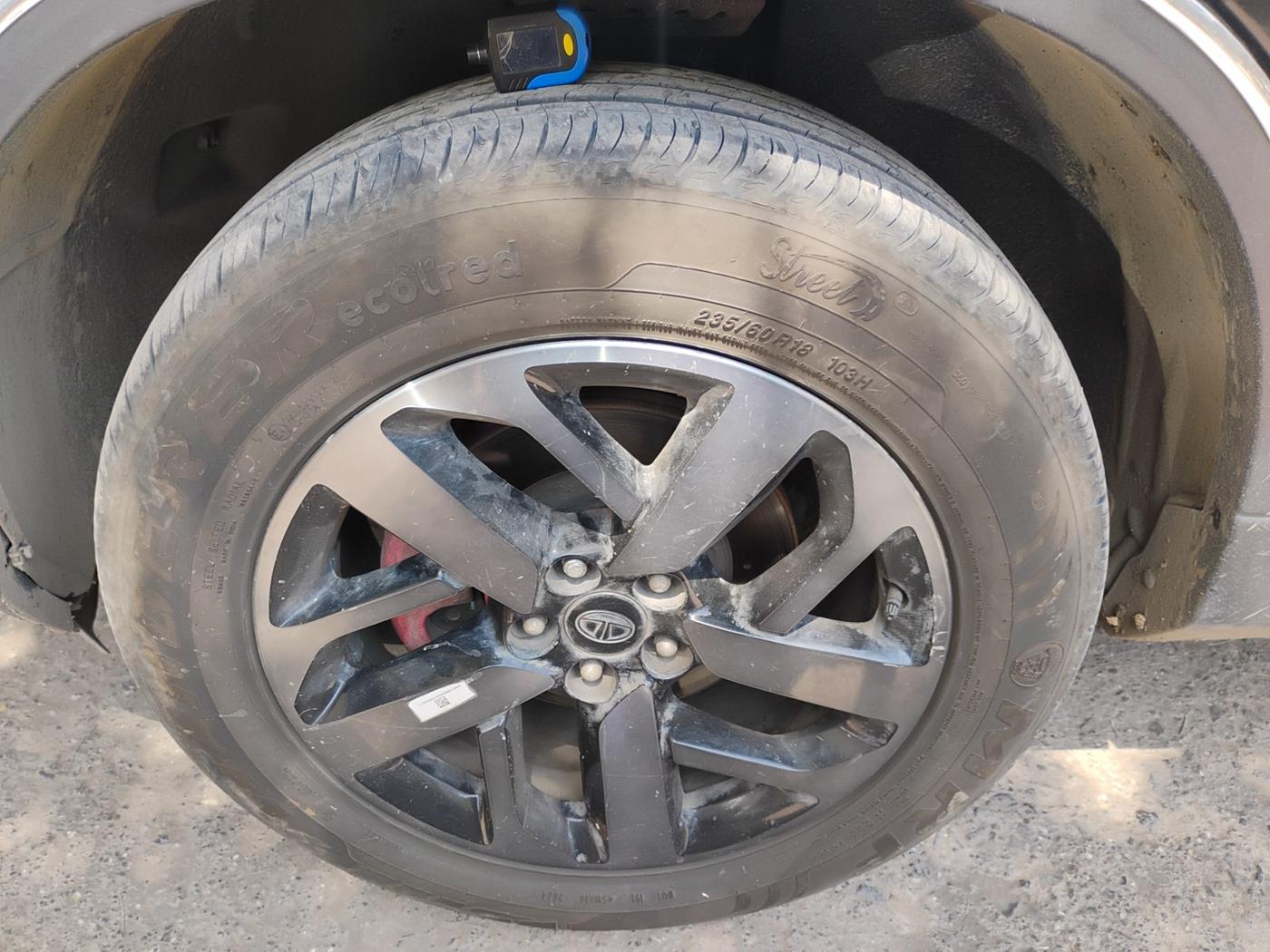 2023 Tata Safari XZA PLUS O 7STR, Diesel, Automatic, 59,303 km, tyre