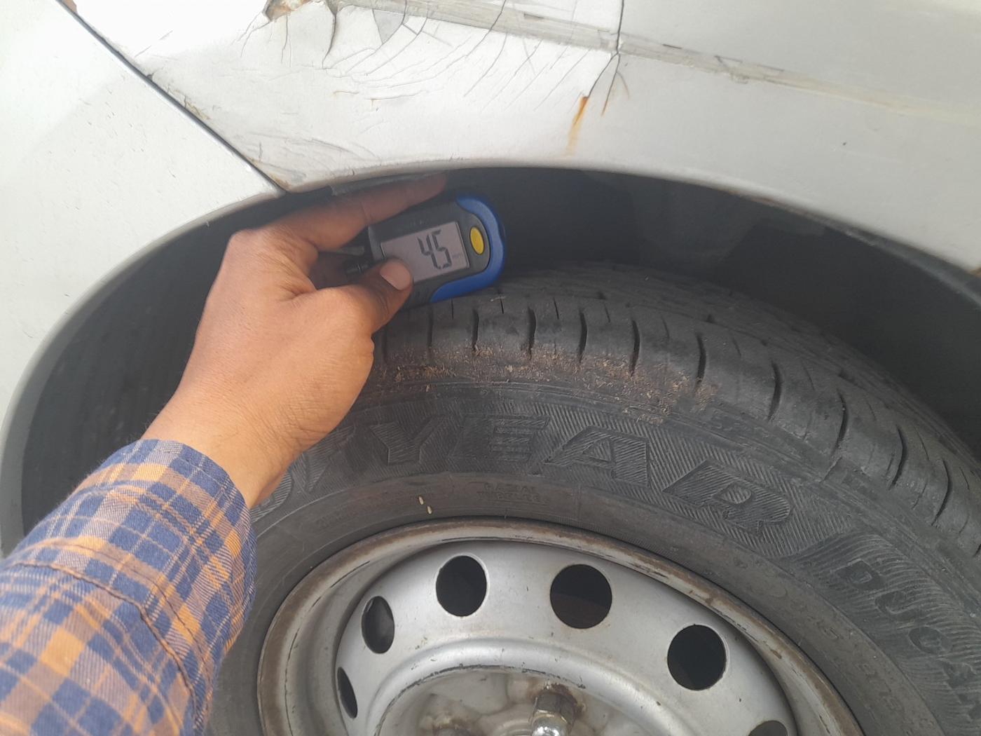 2012 Hyundai Eon ERA +, Petrol, Manual, 53,755 km, tyre