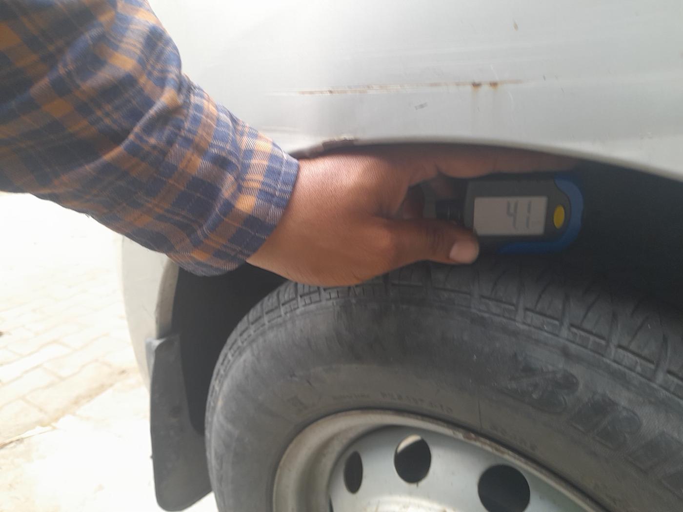 2012 Hyundai Eon ERA +, Petrol, Manual, 53,755 km, tyre