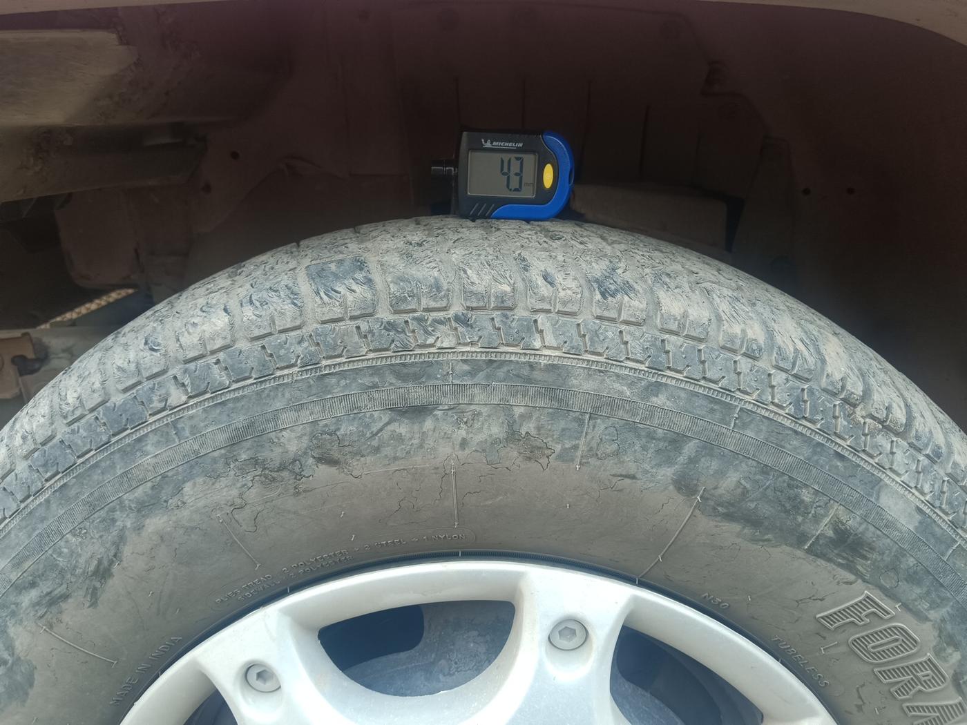 2012 Mahindra Bolero SLX BS-III, Diesel, Manual, 98,235 km, tyre