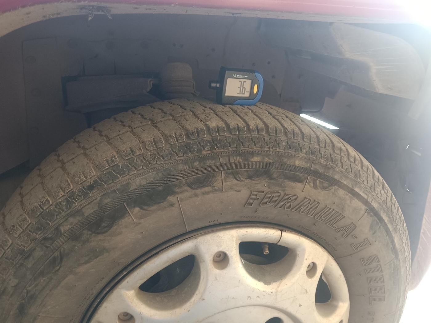 2012 Mahindra Bolero SLX BS-III, Diesel, Manual, 98,235 km, tyre