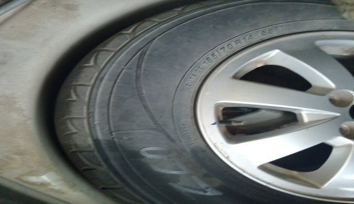 2011 Maruti Swift ZXI, Petrol, Manual, 91,413 km, tyre