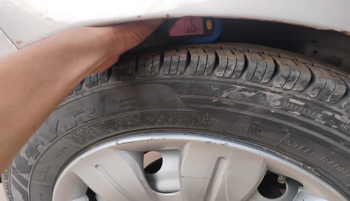 2018 Hyundai Eon ERA +, Petrol, Manual, 70,948 km, tyre