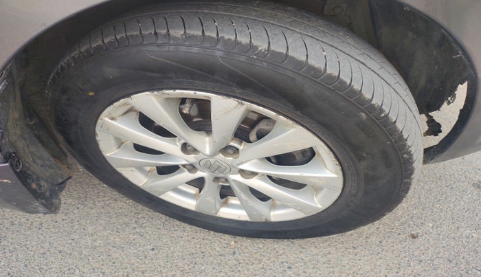2014 Maruti Ertiga ZDI, Diesel, Manual, 97,380 km, tyre