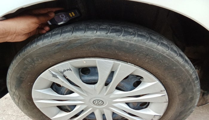 2021 Maruti Ertiga VXI CNG, Petrol, Manual, 80,107 km, tyre
