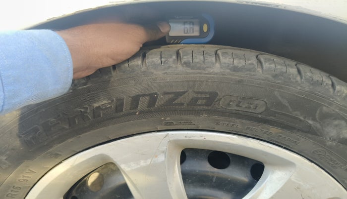 2012 Hyundai Verna FLUIDIC 1.4 CRDI, Diesel, Manual, 1,12,531 km, tyre