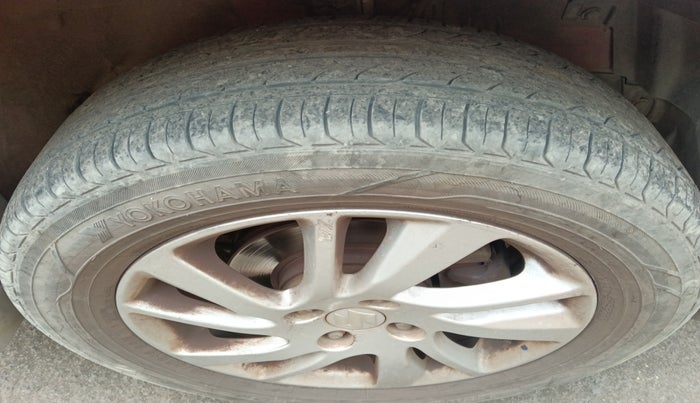 2012 Maruti Swift ZXI, Petrol, Manual, 78,748 km, tyre